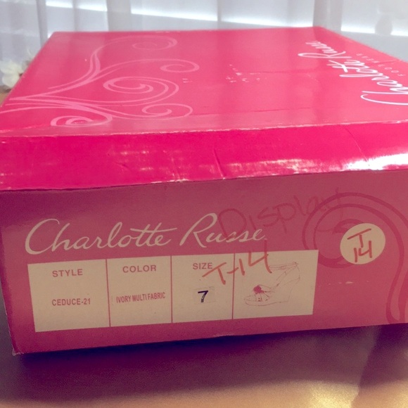 CHARLOTTE RUSSE SANDALS - Picture 7 of 8